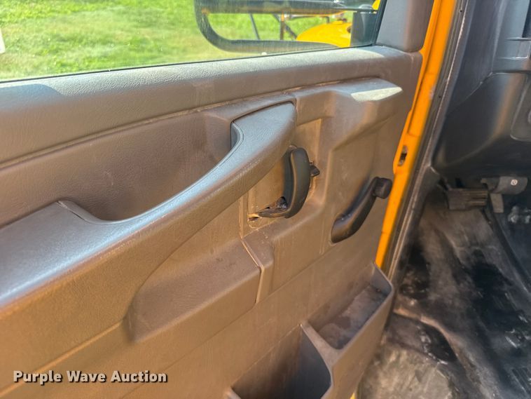 image for item ER2332 2014 Chevrolet Express school bus