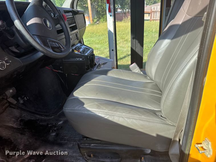 image for item ER2332 2014 Chevrolet Express school bus