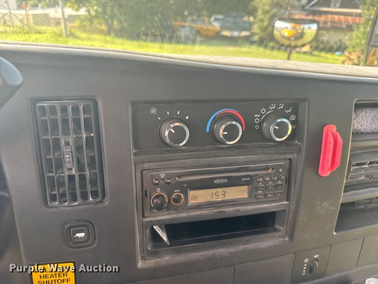 image for item ER2332 2014 Chevrolet Express school bus