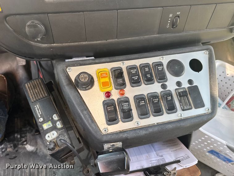 image for item ER2332 2014 Chevrolet Express school bus