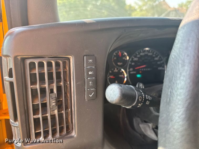 image for item ER2332 2014 Chevrolet Express school bus