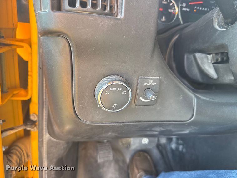 image for item ER2332 2014 Chevrolet Express school bus