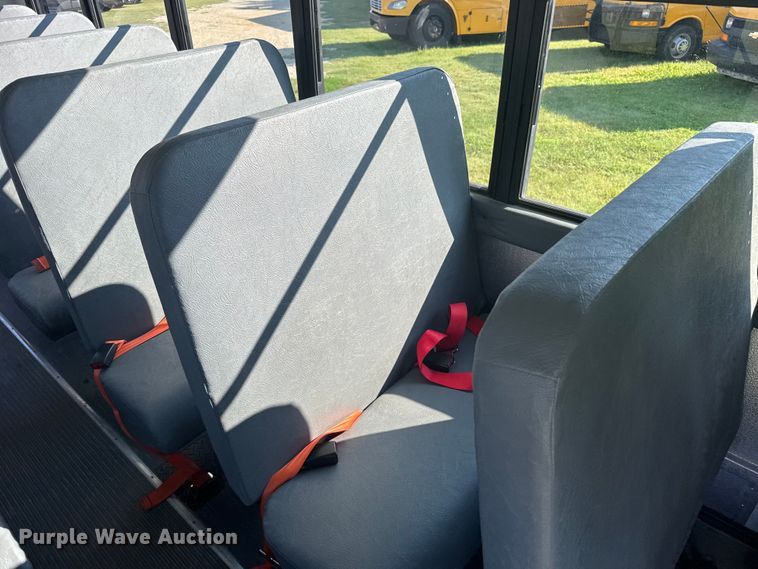 image for item ER2332 2014 Chevrolet Express school bus