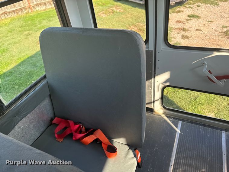 image for item ER2332 2014 Chevrolet Express school bus