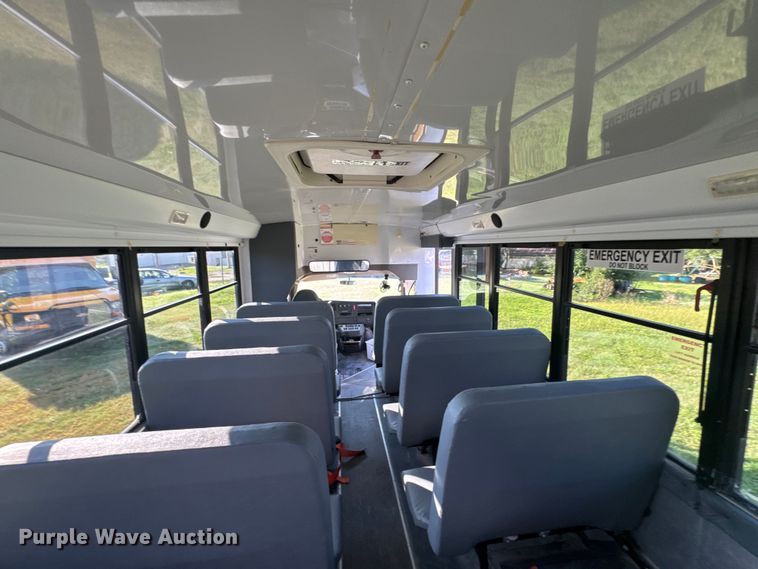 image for item ER2332 2014 Chevrolet Express school bus