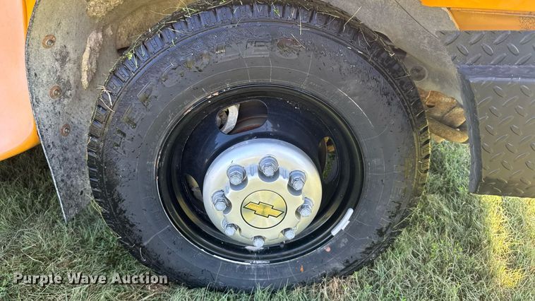 image for item ER2332 2014 Chevrolet Express school bus