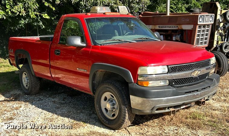 image for item ET3086 2002 Chevrolet Silverado 2500HD pickup truck