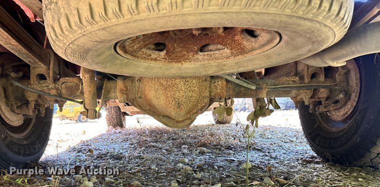 image for item ET3086 2002 Chevrolet Silverado 2500HD pickup truck