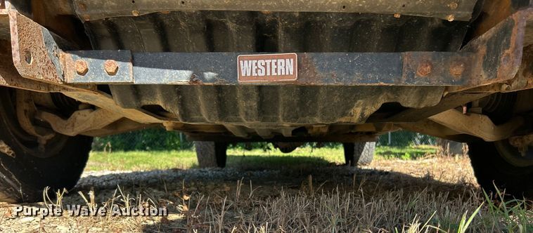 image for item ET3086 2002 Chevrolet Silverado 2500HD pickup truck