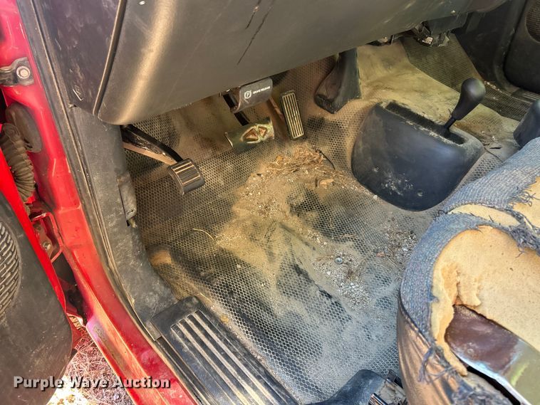 image for item ET3086 2002 Chevrolet Silverado 2500HD pickup truck