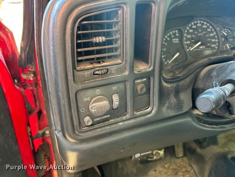 image for item ET3086 2002 Chevrolet Silverado 2500HD pickup truck