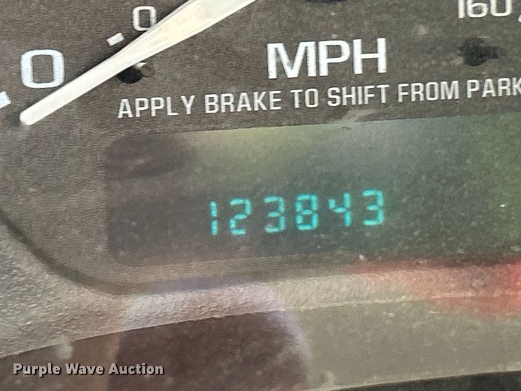 image for item ET3086 2002 Chevrolet Silverado 2500HD pickup truck