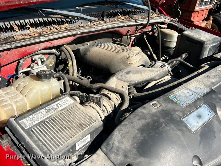 image for item ET3086 2002 Chevrolet Silverado 2500HD pickup truck