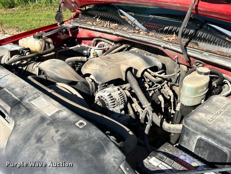 image for item ET3086 2002 Chevrolet Silverado 2500HD pickup truck