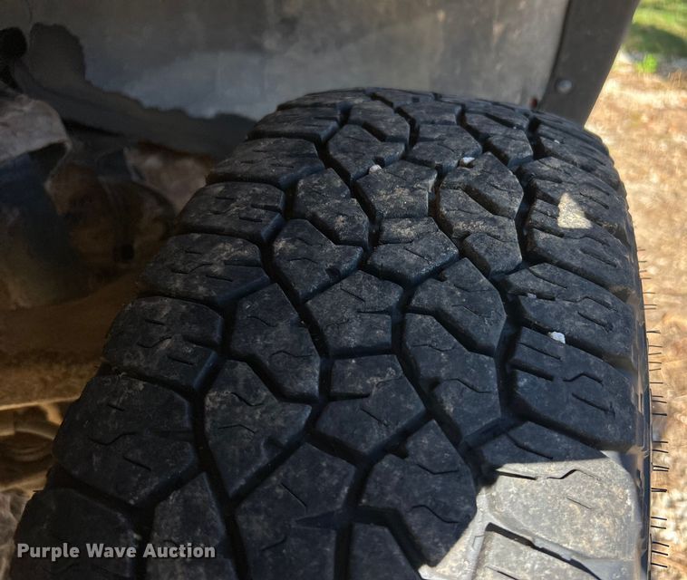 image for item ET3086 2002 Chevrolet Silverado 2500HD pickup truck