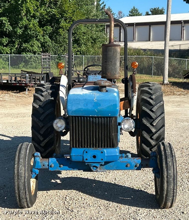 image for item ET3087 Ford 3930 tractor