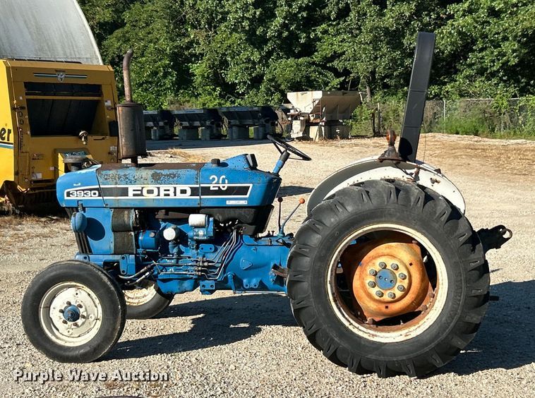 image for item ET3087 Ford 3930 tractor