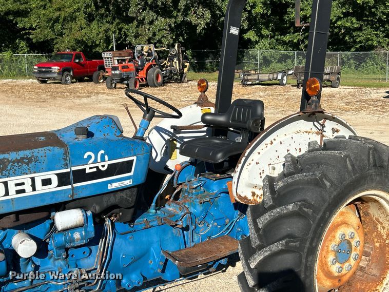 image for item ET3087 Ford 3930 tractor