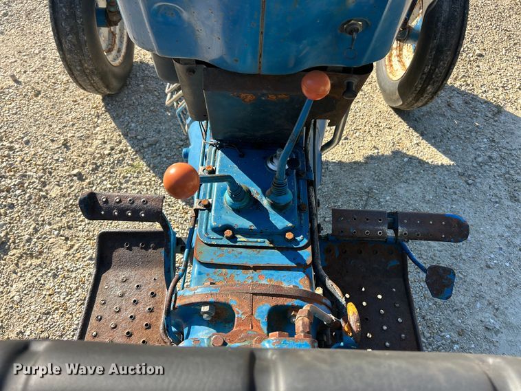 image for item ET3087 Ford 3930 tractor