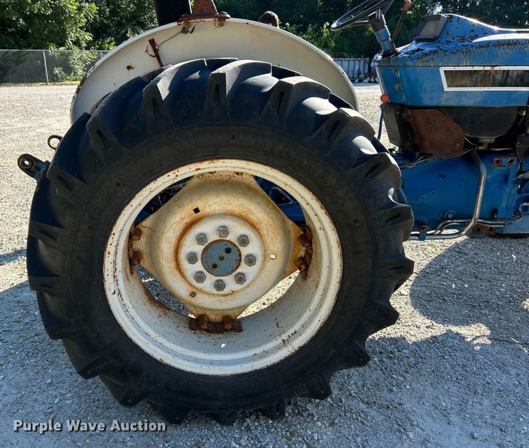 image for item ET3087 Ford 3930 tractor
