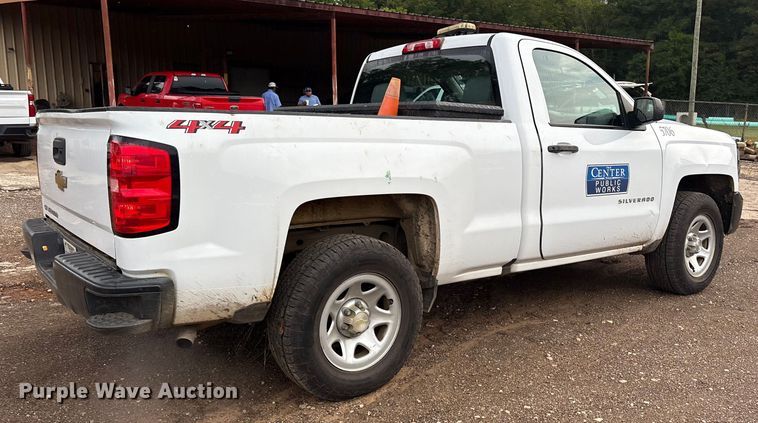 image for item ET7058 2018 Chevrolet Silverado 1500 pickup truck