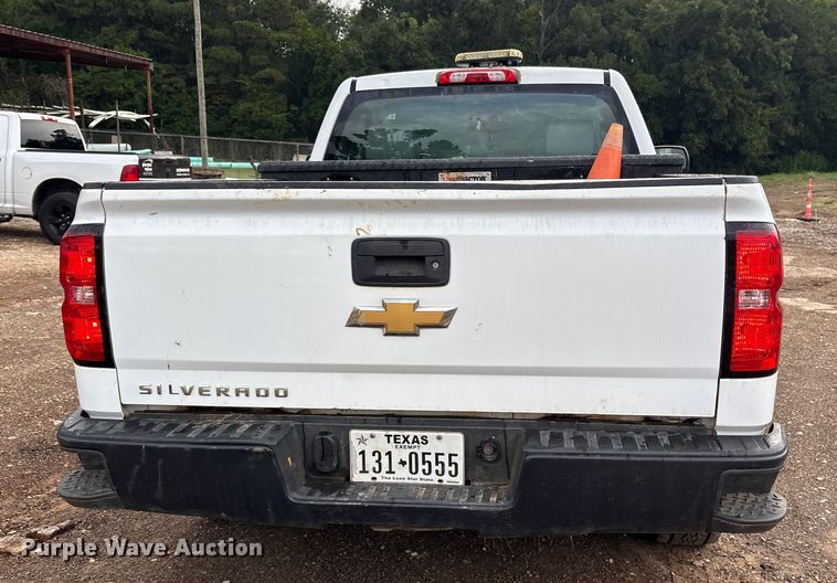 image for item ET7058 2018 Chevrolet Silverado 1500 pickup truck