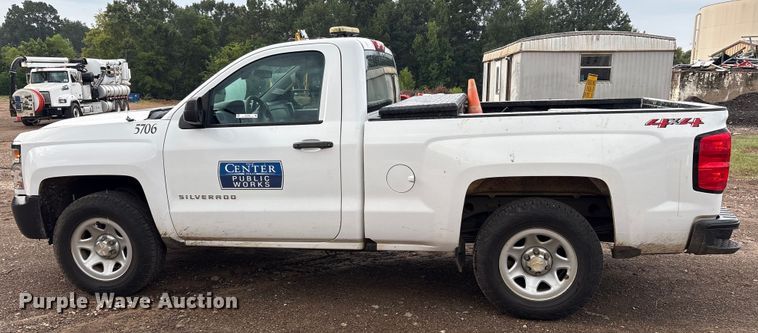 image for item ET7058 2018 Chevrolet Silverado 1500 pickup truck