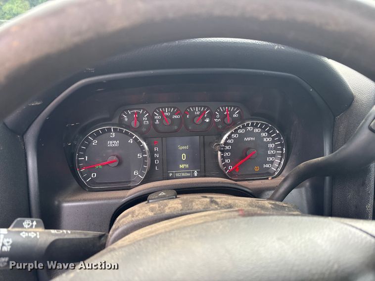 image for item ET7058 2018 Chevrolet Silverado 1500 pickup truck