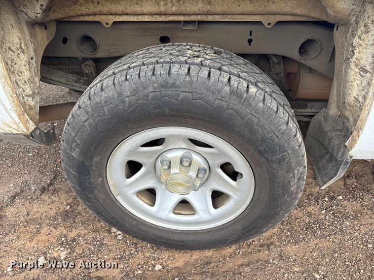 image for item ET7058 2018 Chevrolet Silverado 1500 pickup truck