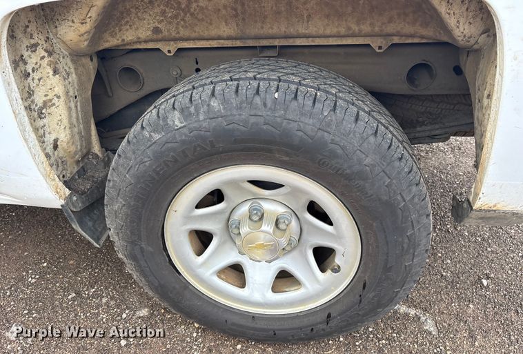 image for item ET7058 2018 Chevrolet Silverado 1500 pickup truck