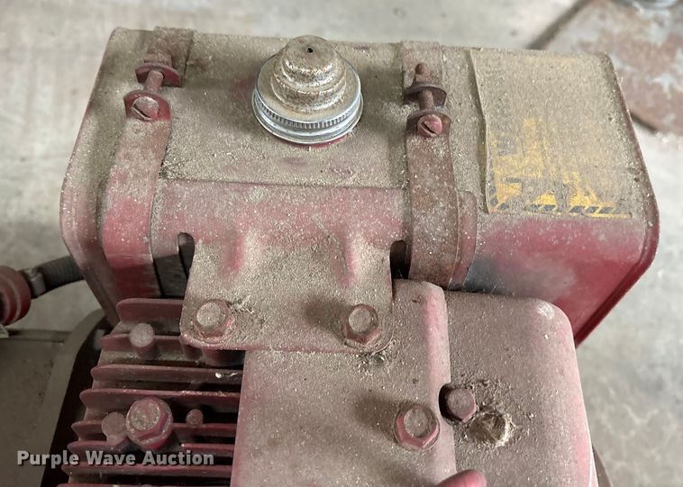 image for item ET7060 Hale Hot Shot  generator