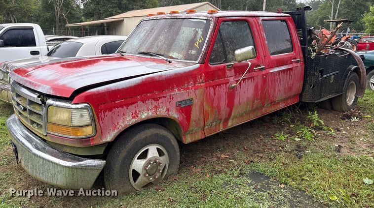 image for item ET7062 1993 Ford F350 Crew Cab flatbed pickup truck