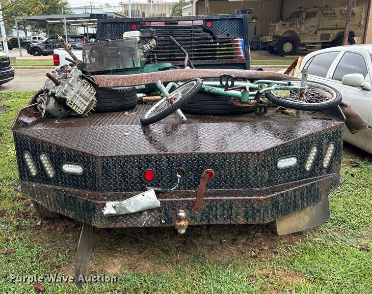 image for item ET7062 1993 Ford F350 Crew Cab flatbed pickup truck