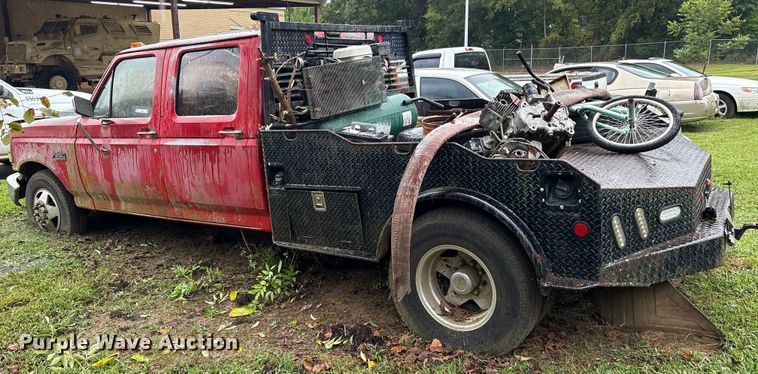 image for item ET7062 1993 Ford F350 Crew Cab flatbed pickup truck