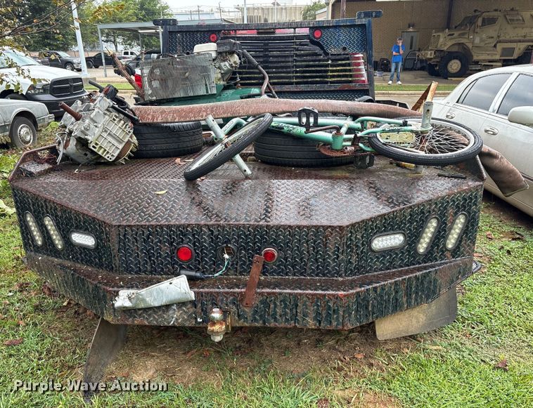 image for item ET7062 1993 Ford F350 Crew Cab flatbed pickup truck