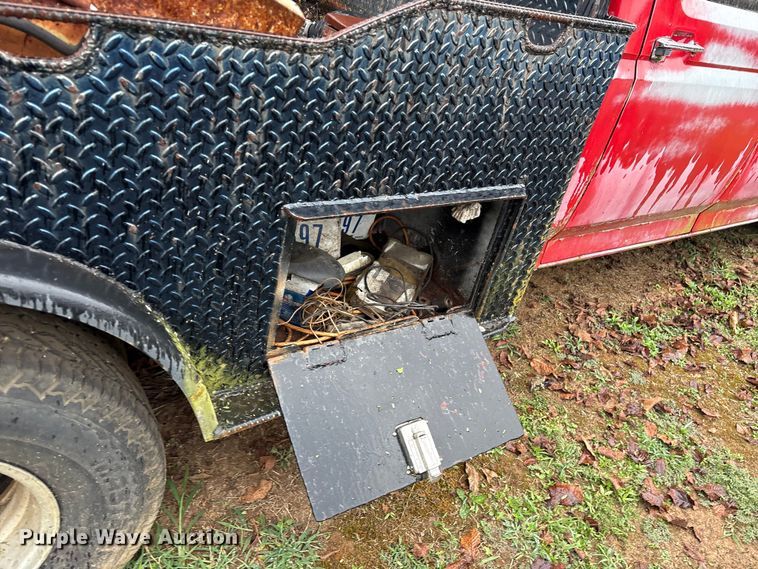 image for item ET7062 1993 Ford F350 Crew Cab flatbed pickup truck