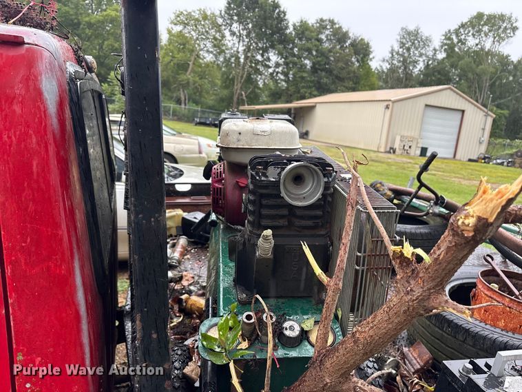 image for item ET7062 1993 Ford F350 Crew Cab flatbed pickup truck