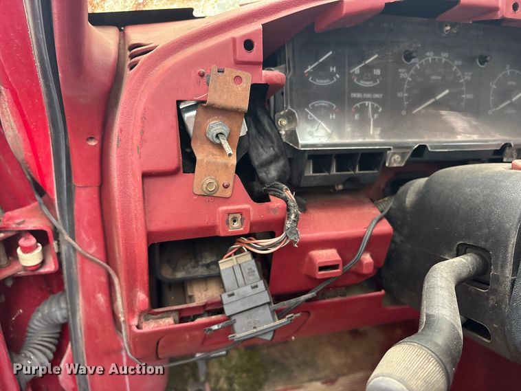 image for item ET7062 1993 Ford F350 Crew Cab flatbed pickup truck