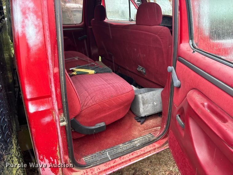 image for item ET7062 1993 Ford F350 Crew Cab flatbed pickup truck