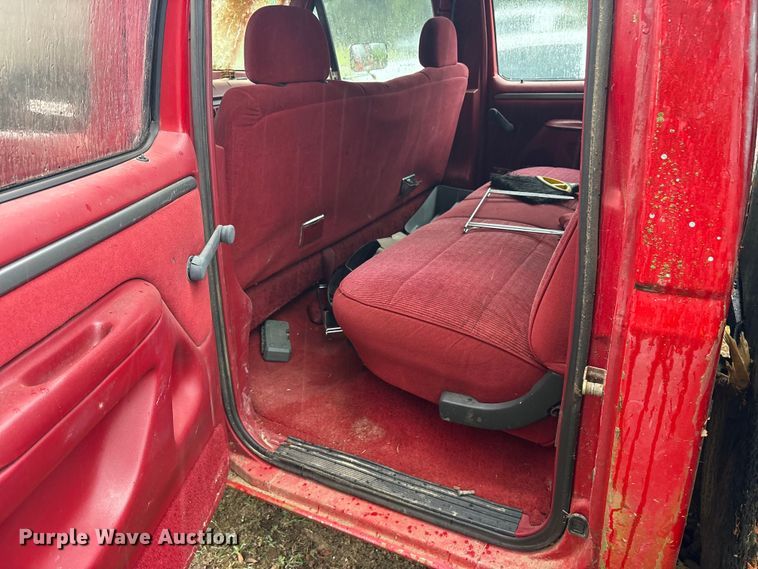 image for item ET7062 1993 Ford F350 Crew Cab flatbed pickup truck