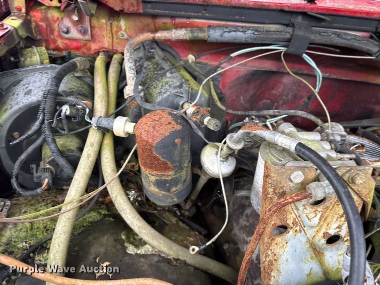 image for item ET7062 1993 Ford F350 Crew Cab flatbed pickup truck