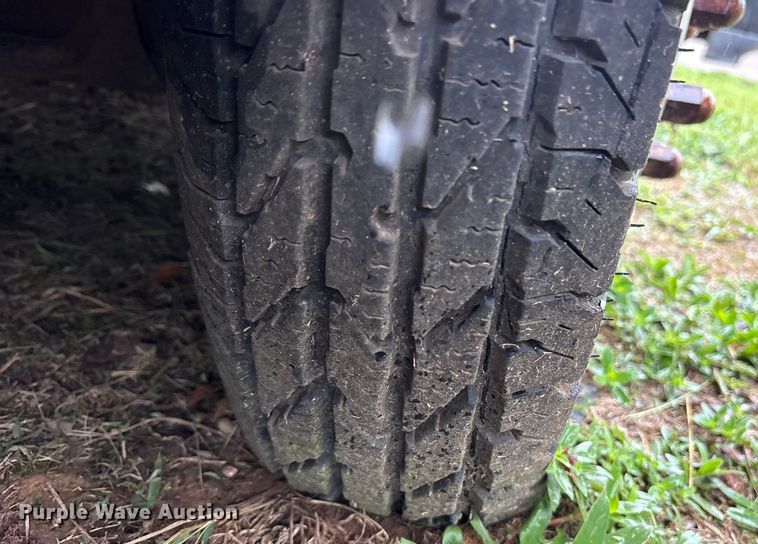 image for item ET7062 1993 Ford F350 Crew Cab flatbed pickup truck