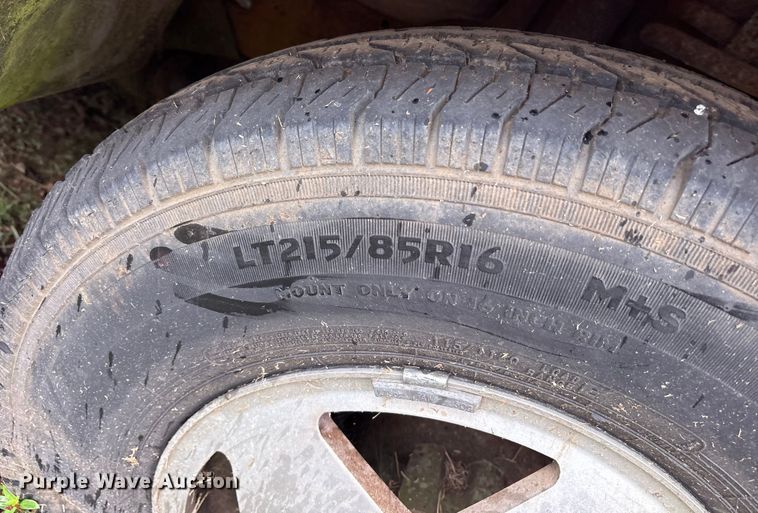 image for item ET7062 1993 Ford F350 Crew Cab flatbed pickup truck