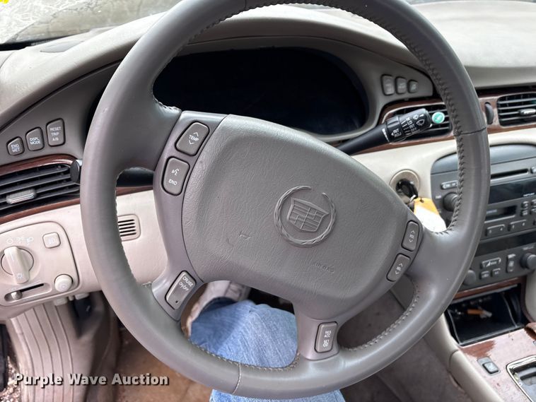 image for item ET7064 2002 Cadillac Seville 