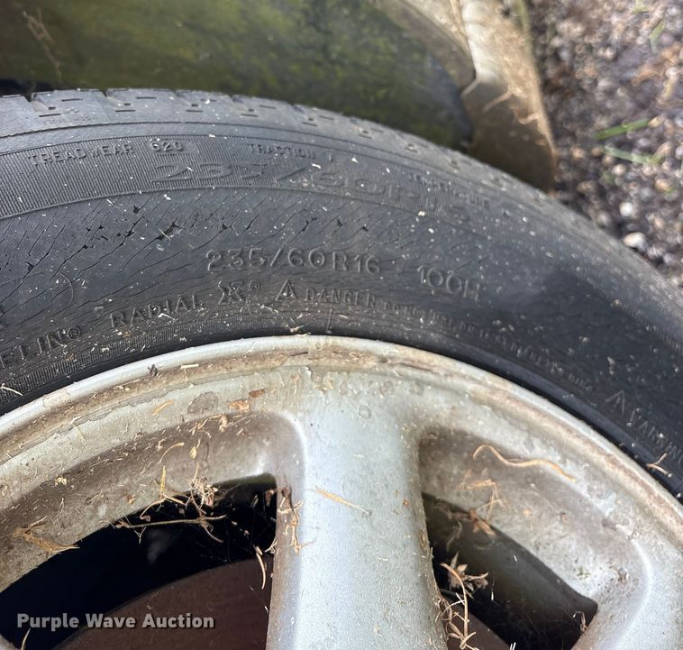 image for item ET7064 2002 Cadillac Seville 