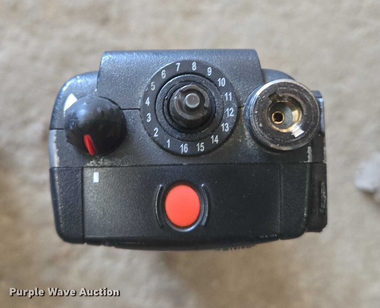 image for item EU3664 (11) radios