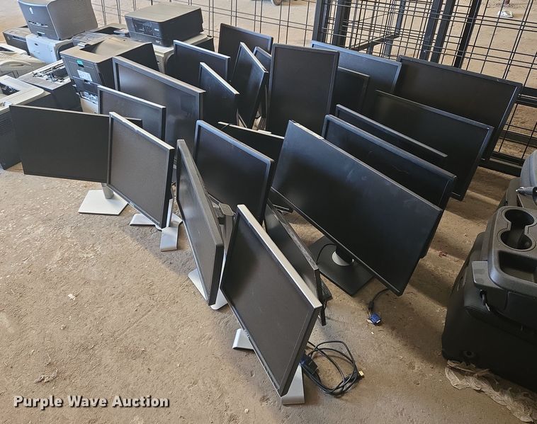 image for item EU3666 (22) dell monitors