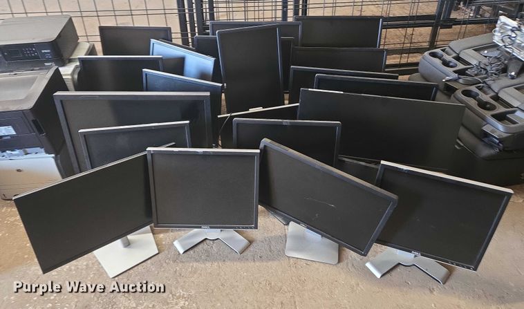 image for item EU3666 (22) dell monitors