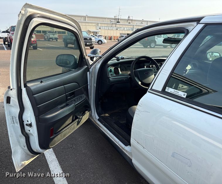 image for item EU4564 2008 Ford Crown Victoria Police Interceptor 