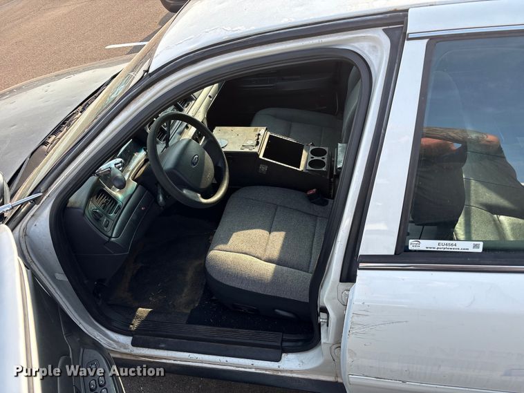 image for item EU4564 2008 Ford Crown Victoria Police Interceptor 